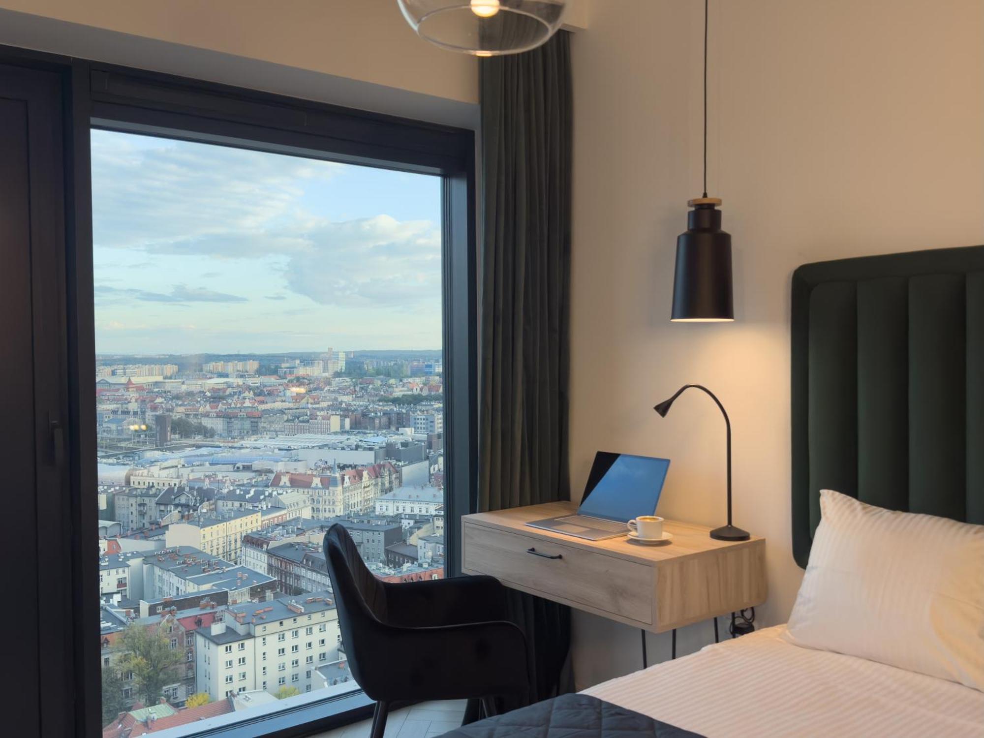 Apartment Urban Global Skyline, 25th Floor No 19, Free Garage, Self Check-in *