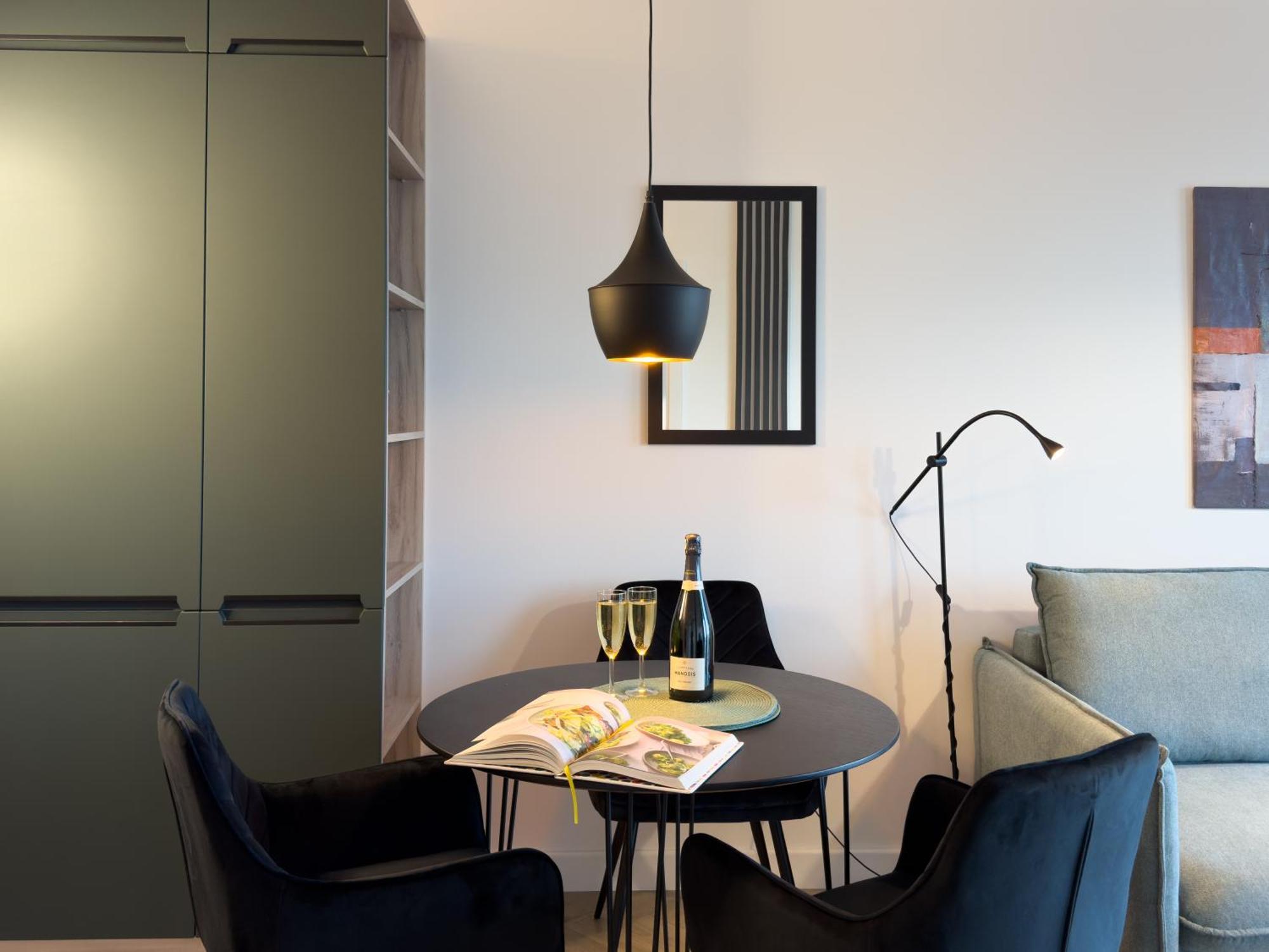 Apartment Urban Global Skyline, 25th Floor No 19, Free Garage, Self Check-in Katowice